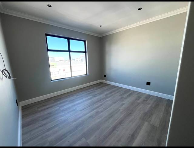 4 BEDROOM HOUSE FOR SALE IN SANDOWN